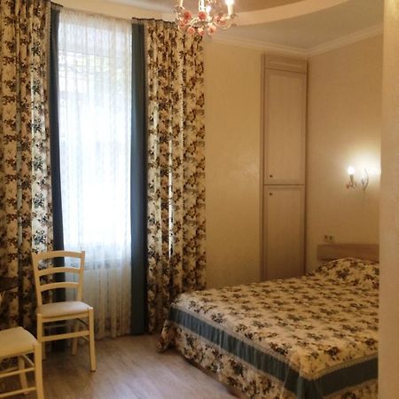 Studio Near Deribasovskaya Одеса Екстериор снимка