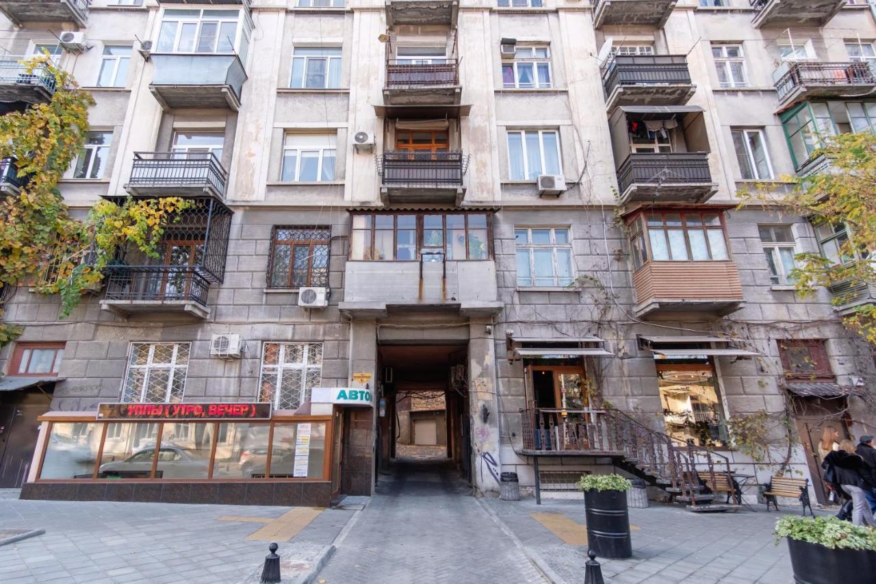 Studio Near Deribasovskaya Одеса Екстериор снимка