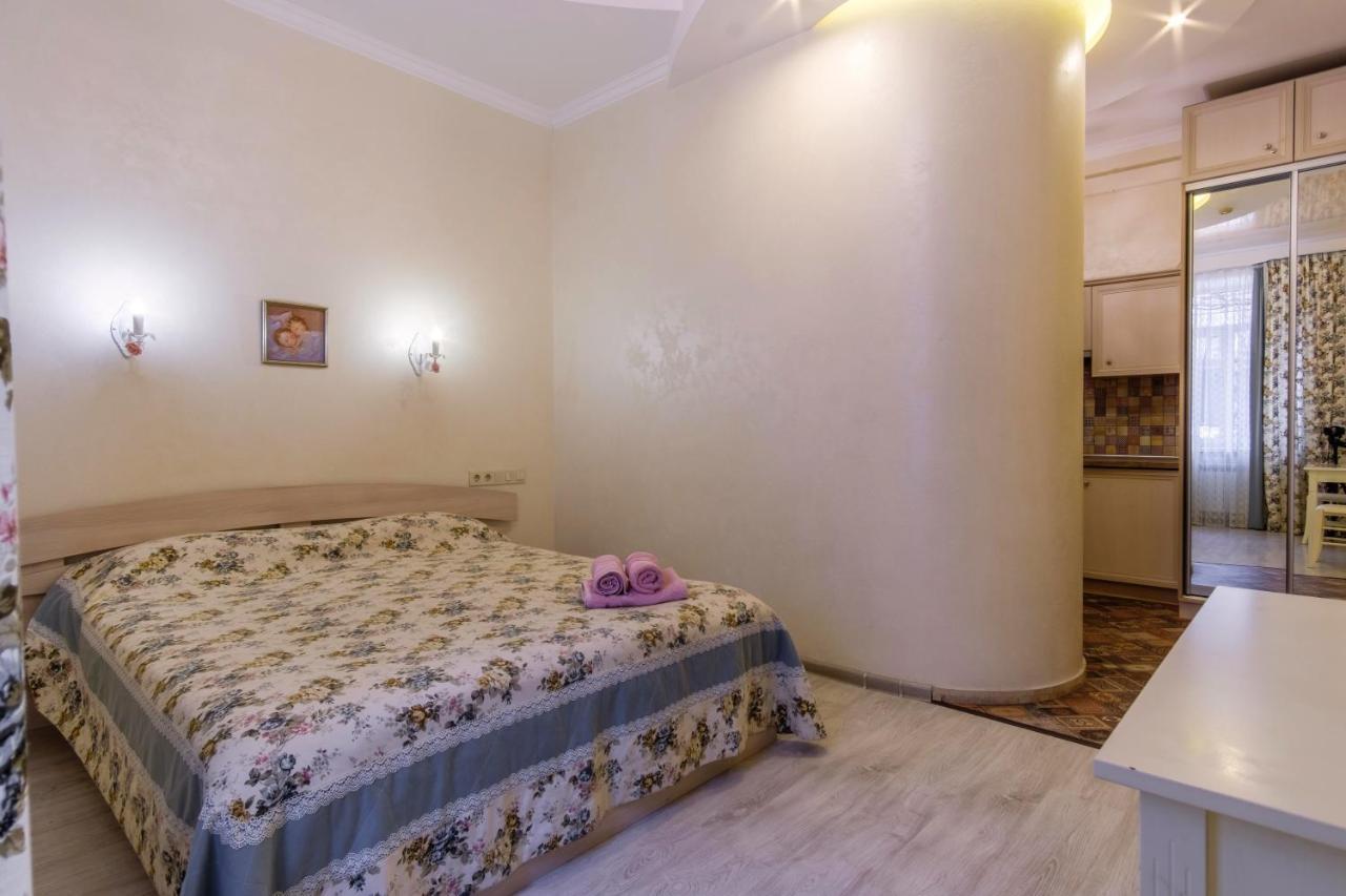 Studio Near Deribasovskaya Одеса Екстериор снимка